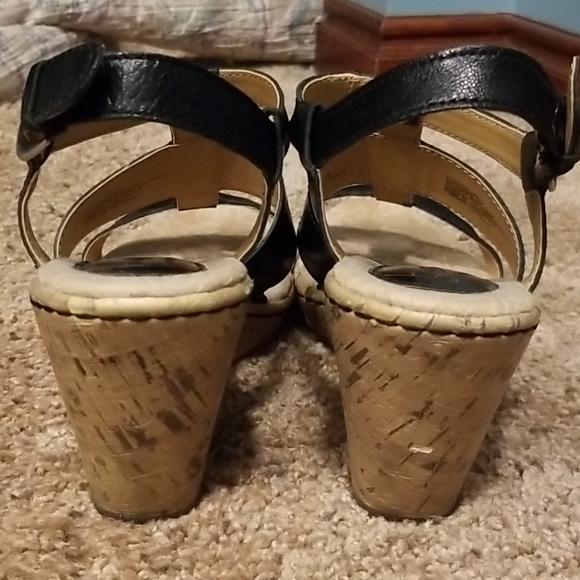 b.o.c. Black Cork Wedge by Born - Picture 4 of 6